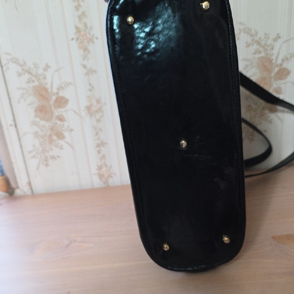 Bally Vintage Black Leather Shoulder Bag with Glossy Finish - Picture 4 of 8